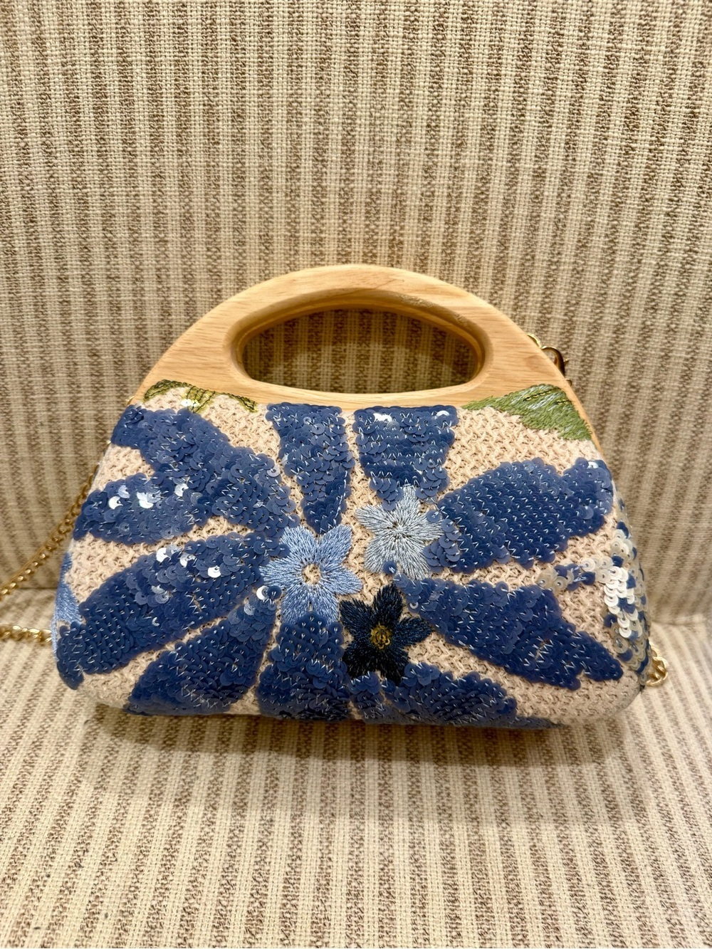 Haute Hippie wooden handle purse sequin floral design #boho #festival #floral